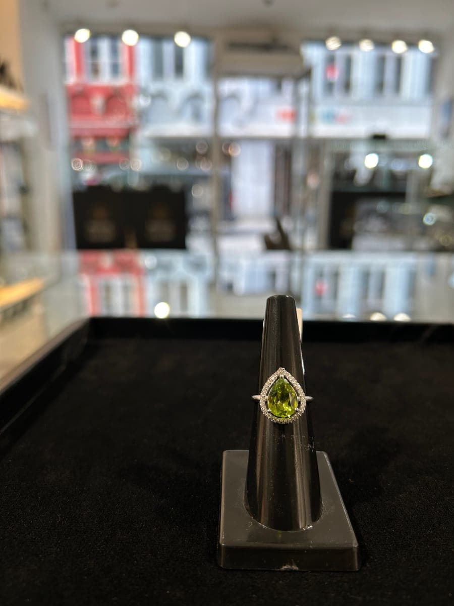 White Gold Peridot & Diamond Ring