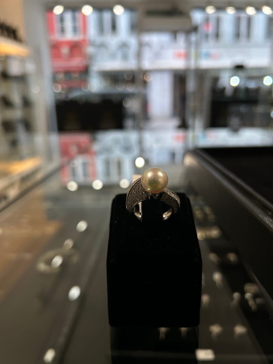 White Gold Pearl & Diamond Ring