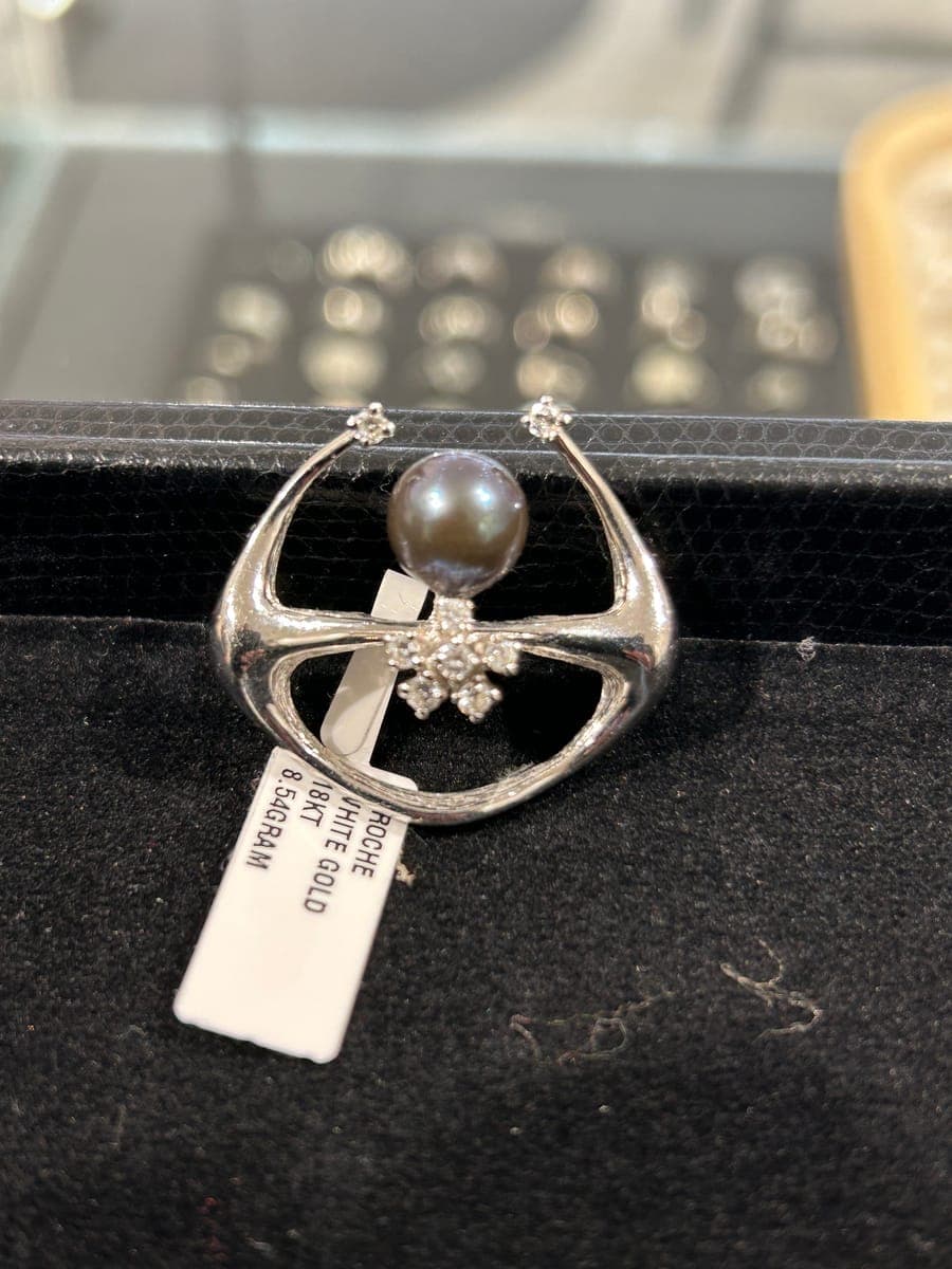 White Gold Diamond & Pearl Brooch