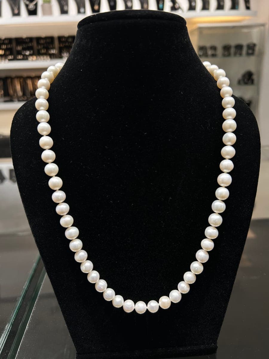 Yellow Gold Pearl Necklace