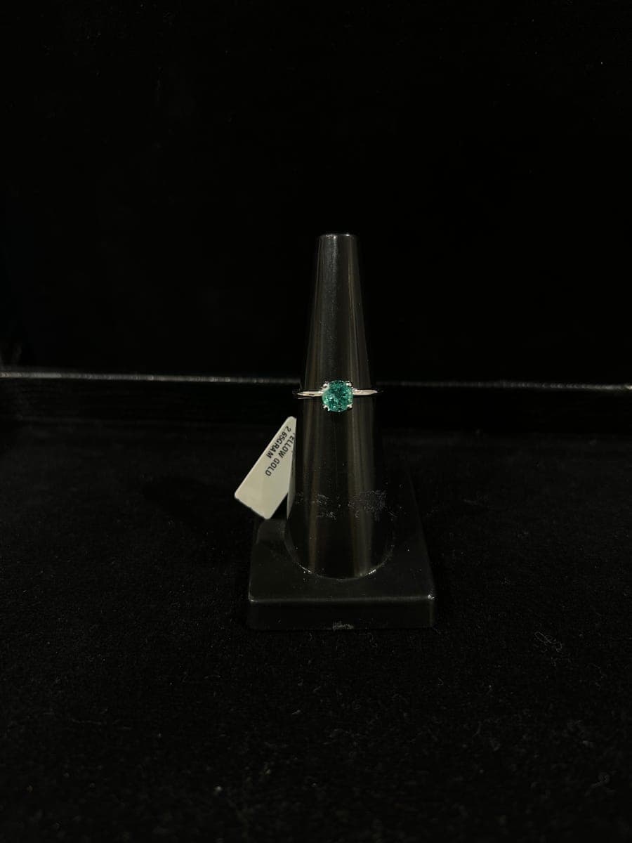 White Gold Emerald Ring