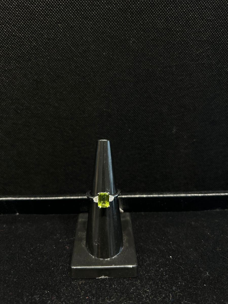 Yellow Gold Diamond & Peridot Ring