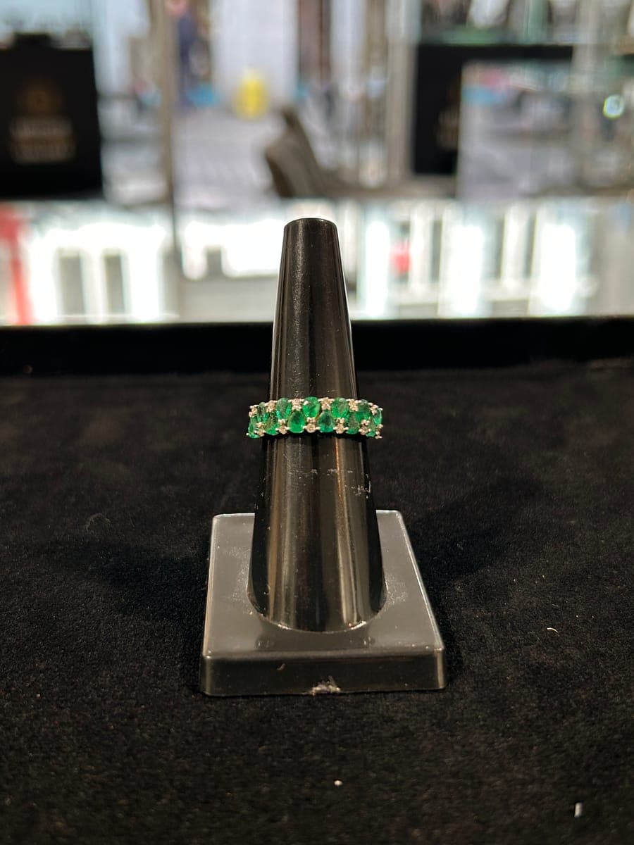 White Gold Diamond & Emerald Ring