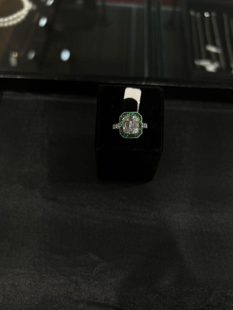 White Gold Diamond & Emerald Ring