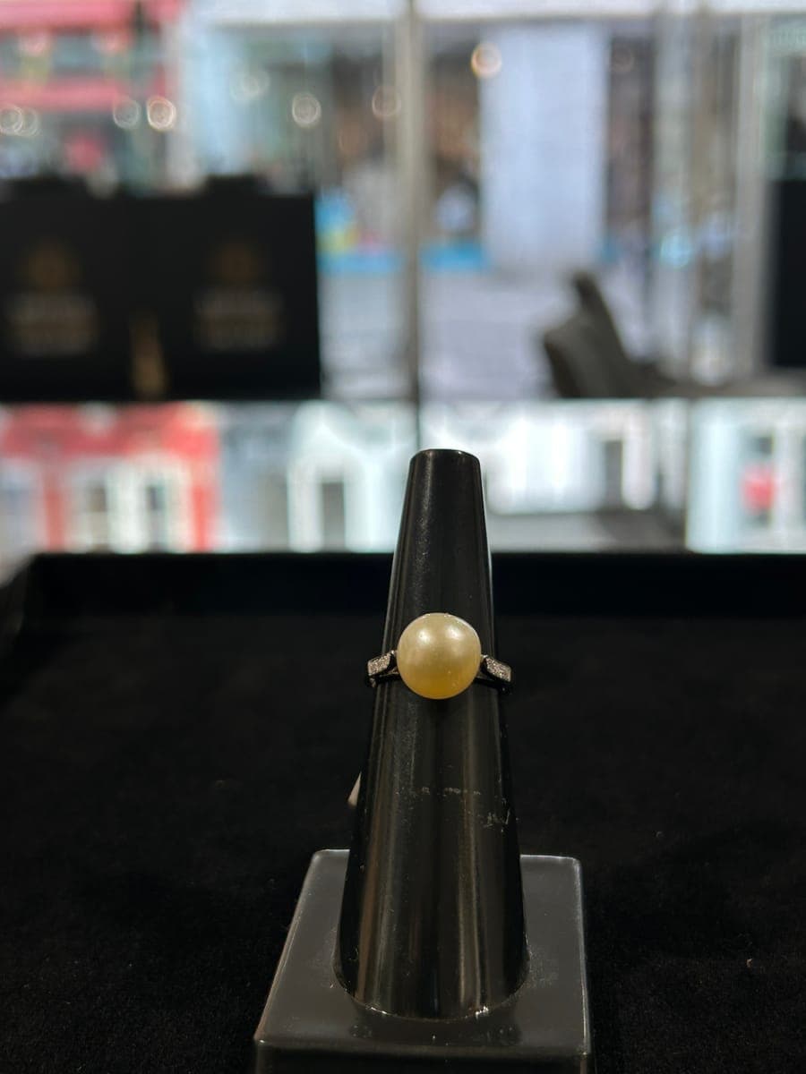 White Gold Pearl & Diamond Ring